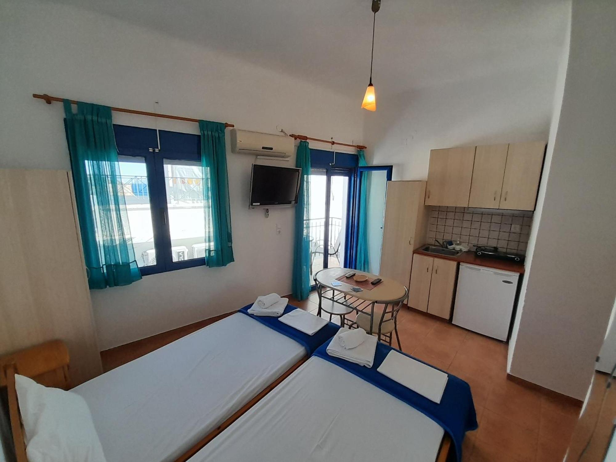Lydia Mare Aparthotel Ágios Kírykos Стая снимка