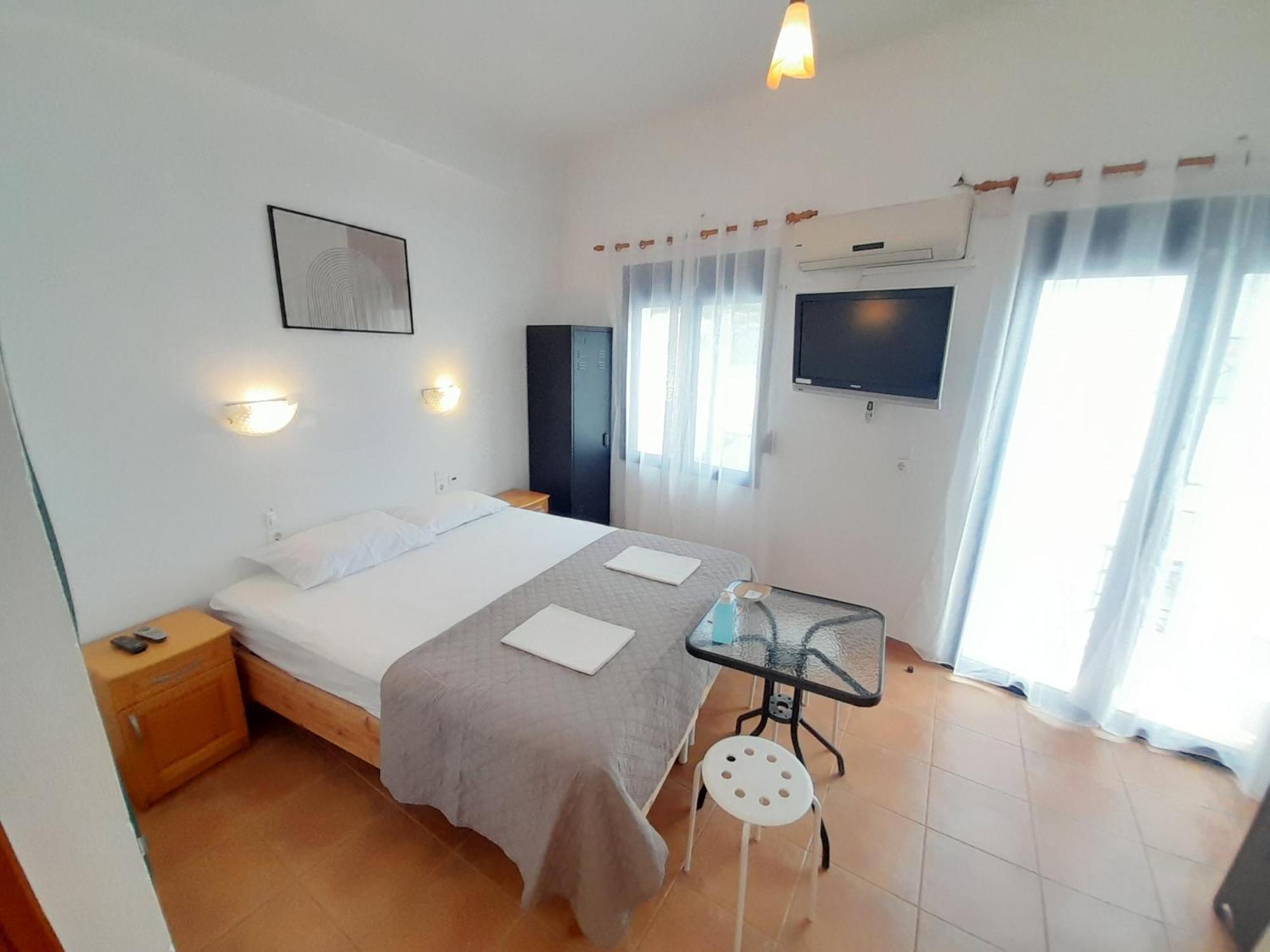 Lydia Mare Aparthotel Ágios Kírykos Стая снимка