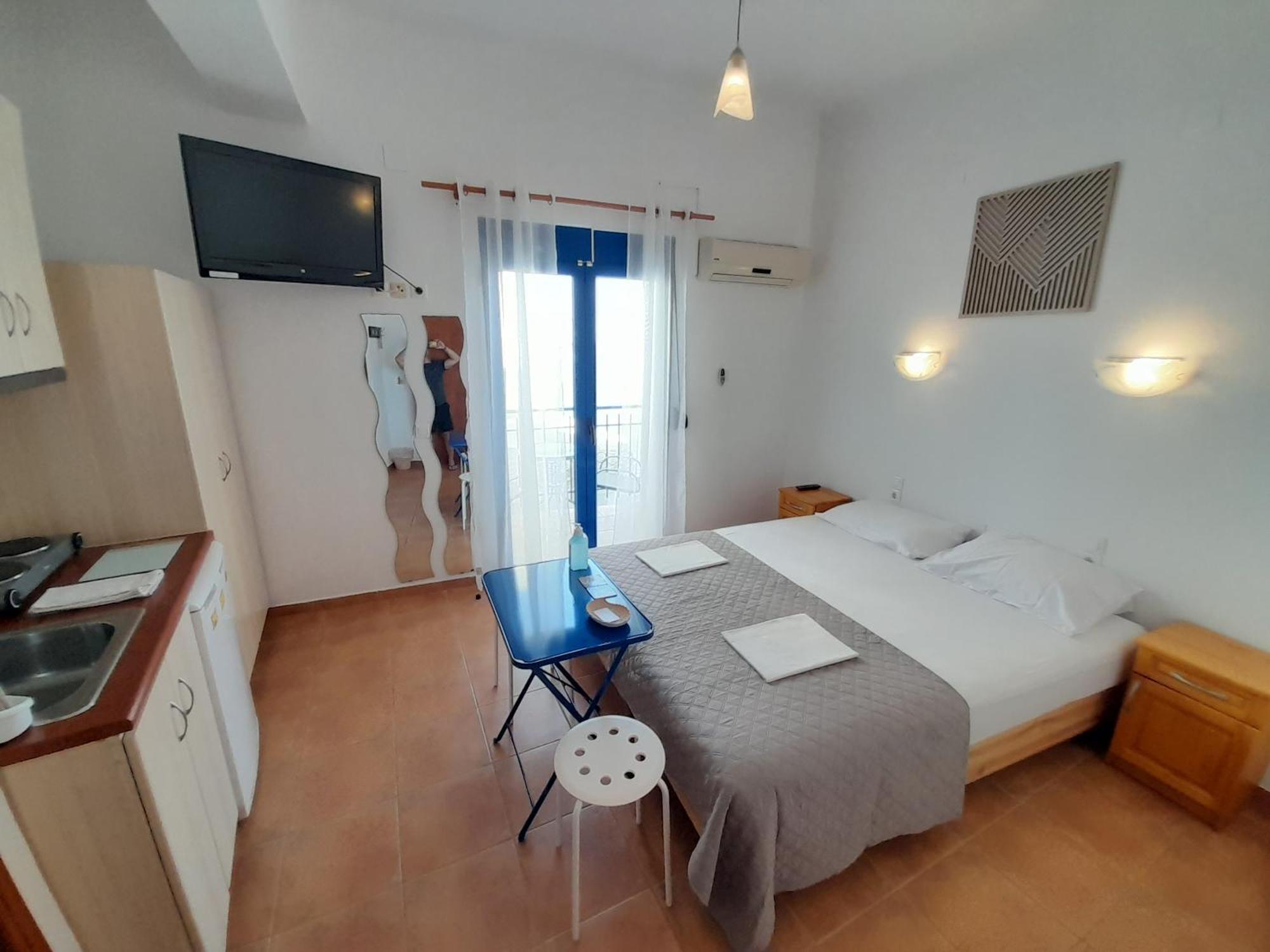 Lydia Mare Aparthotel Ágios Kírykos Стая снимка